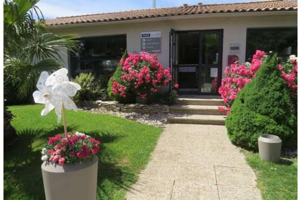 Hotel Kyriad Cap Sud Avignon Bagian luar foto