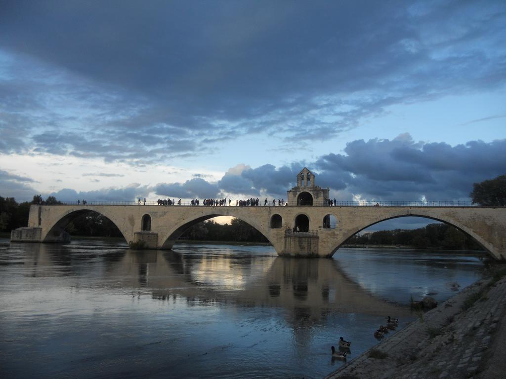 Hotel Kyriad Cap Sud Avignon Bagian luar foto