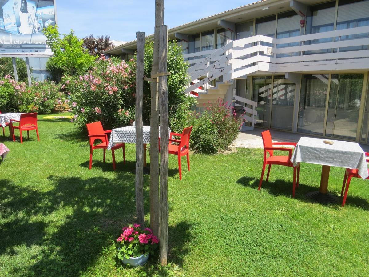 Hotel Kyriad Cap Sud Avignon Bagian luar foto